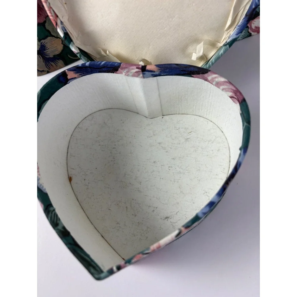 Vintage Floral Chintz Heart Nesting Boxes Set of 3  Cottage-core Nesting